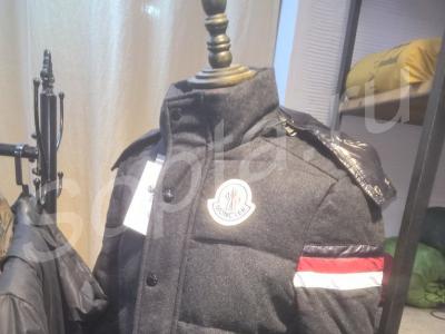  Armani, ICE, Moncler  3500 .
